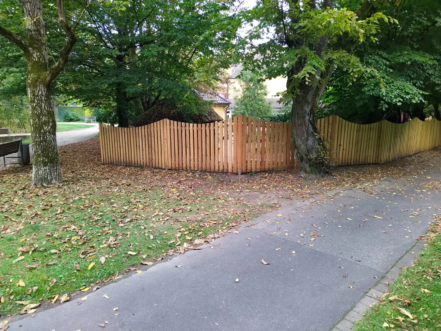 Wetter-Gebäudeschutz, Terrassenbau, Sanierungen, Außenanlagen, Gartengestaltung, Rückbau & Neugestaltung, Zaunbau Lärche, Einbauschrank, Hochbett, Handlauf, Dachsanierung, Baumspielhaus, Sebastian Kirsch, Handwerk